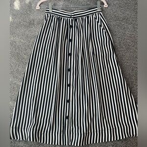 H&M - Navy and White Striped Women's Skirt with pockets. High wasted, past knee.